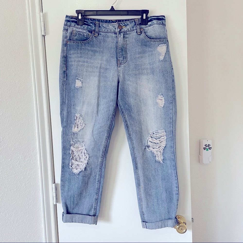 Distressed Boyfriend Jeans with Lace!